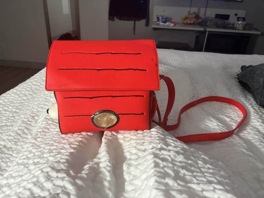 Peanuts Snoopy Figural Doghouse Crossbody Bag